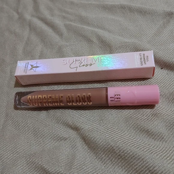 Jeffree Star Supreme Gloss in House Tour *New Shade - Picture 5 of 5